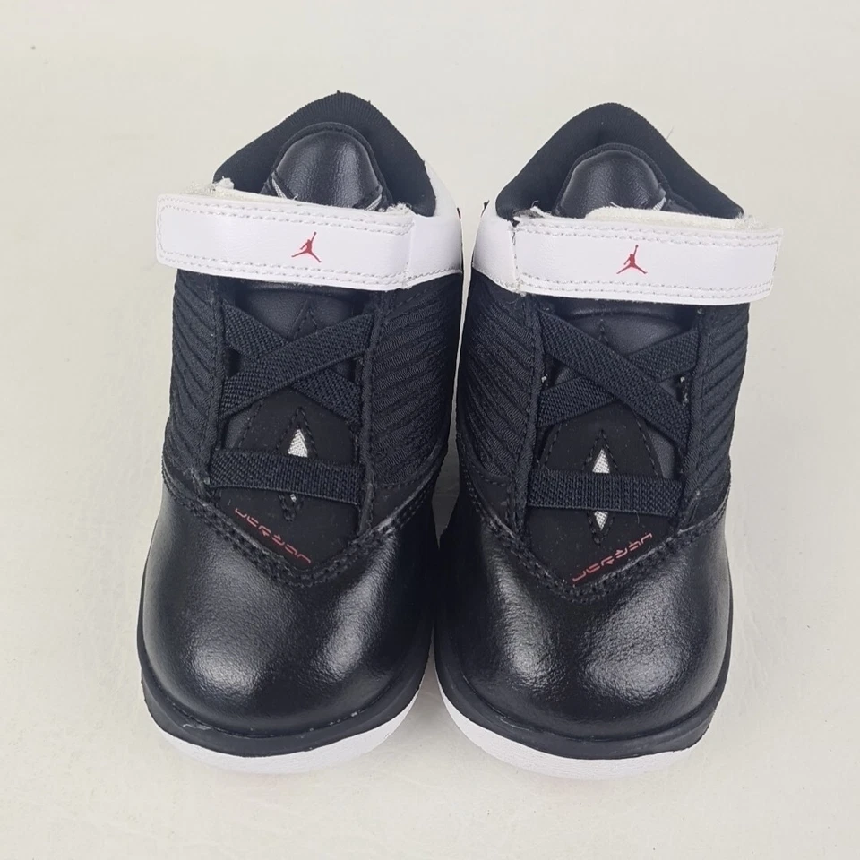 Zapatilla deportiva Nike Air Jordan 2009 para niños pequeños 343604 062 negra/blanca talla 5,5 C Foto 4 de 4