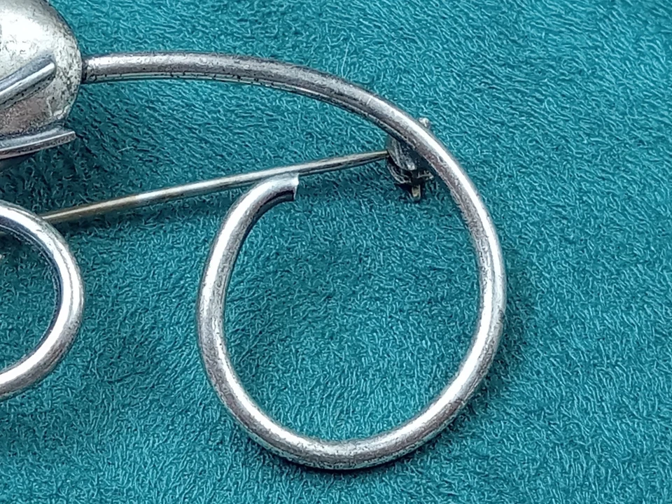 Designer signed Beau Sterling Silver Stylized Cat Pin: 2" x 1.75" tall - Image 3 of 4