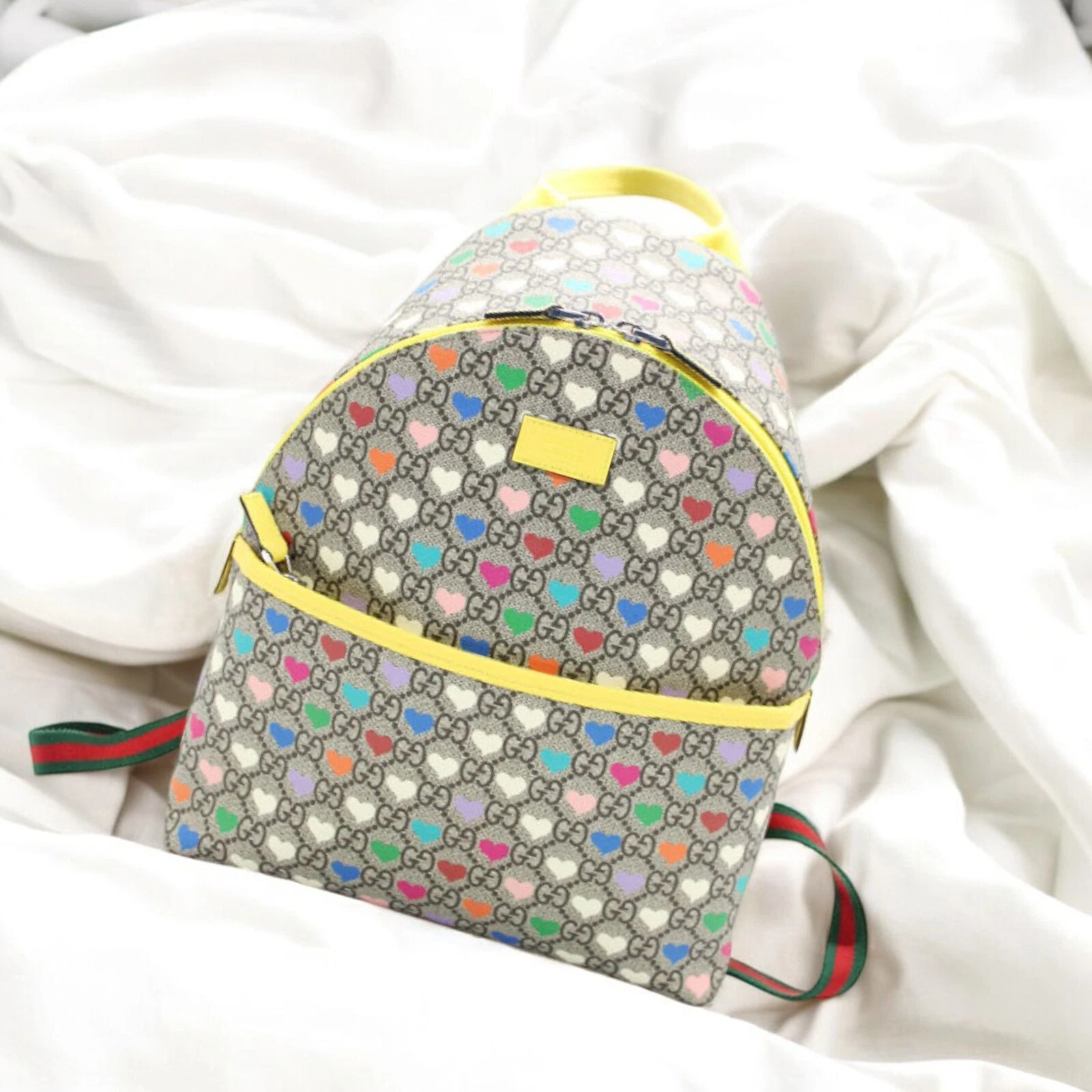 Sac à dos enfant GUCCI 271327 GG Supreme Canvas Heart OCCASION JP