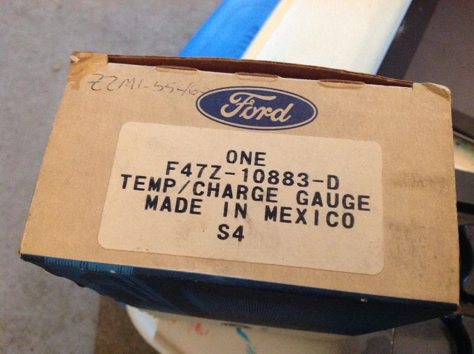 Ford Bronco II 1990 OEM NUEVO CON TACÓMETRO TEMPERATURA E INDICADOR DE TABLERO DE VOLTIOS Foto 3 de 3