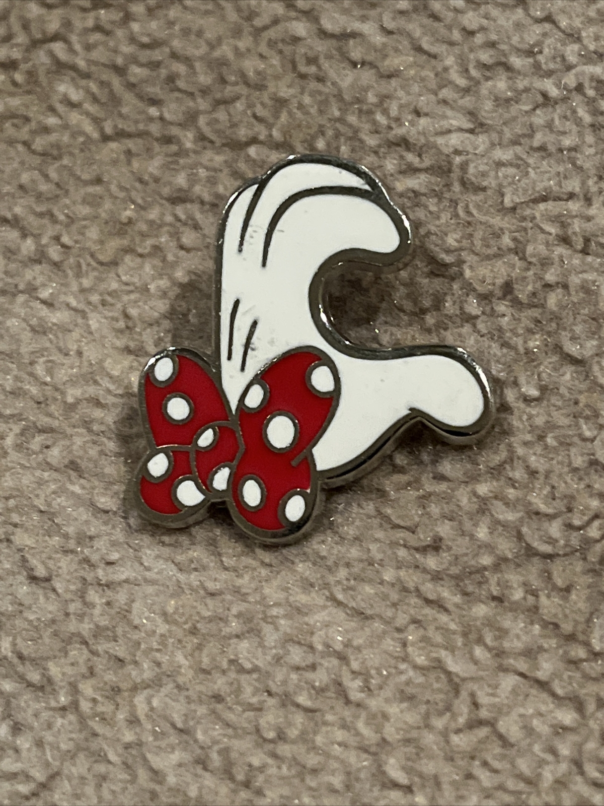 DS Store Minnie Mouse Friendship 2 Pin Set Left Glove Only Disney Pin ...