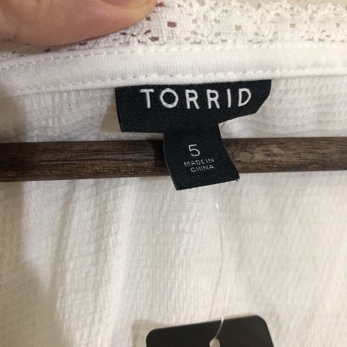 Torrid Top Size 5 5X Ivory White Embroidered Crepe Square Neck Cap Sleeve Shirt - Picture 4 of 13