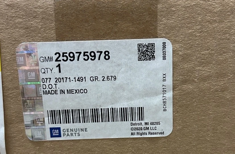 Подлинный задний фонарь GM R/H 25975978 задний правый 2007-2001 GMC Yukon / Yukon XL - Изображение 2 из 2