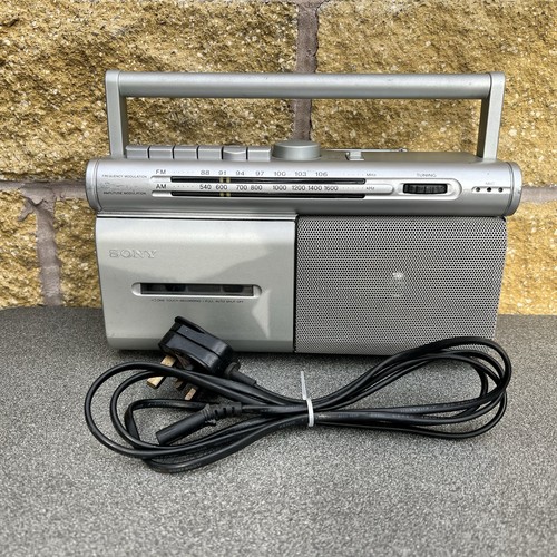 Original Sony CFM-20 FM Radio Cassette Recorder Netz Akku getestet und funktionsfähig