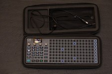 OXI Instruments ONE Black Edition mit Case