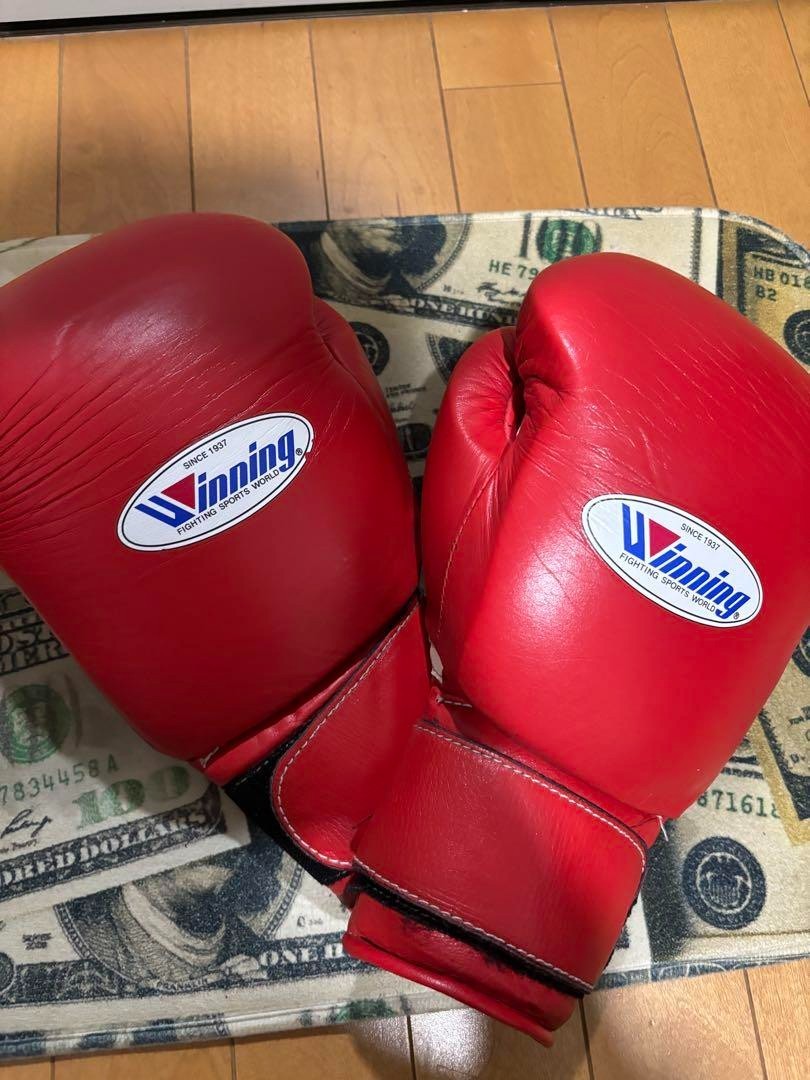 Winning 16oz Red Boxing Gloves MS-600B Lace-Up Used Sparring