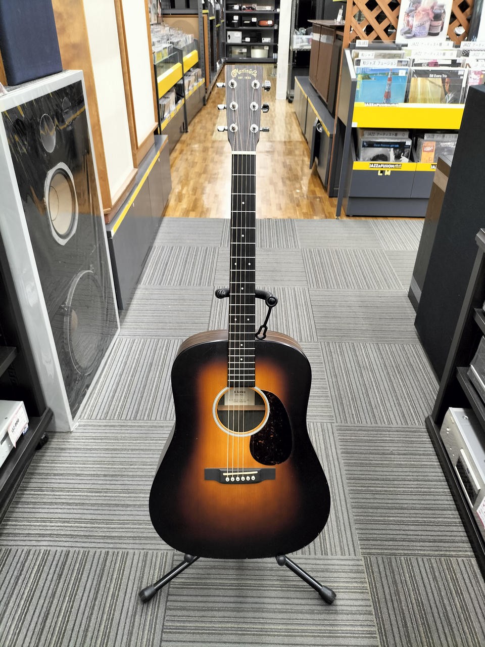 MARTIN X SERIES electric acoustic guitar