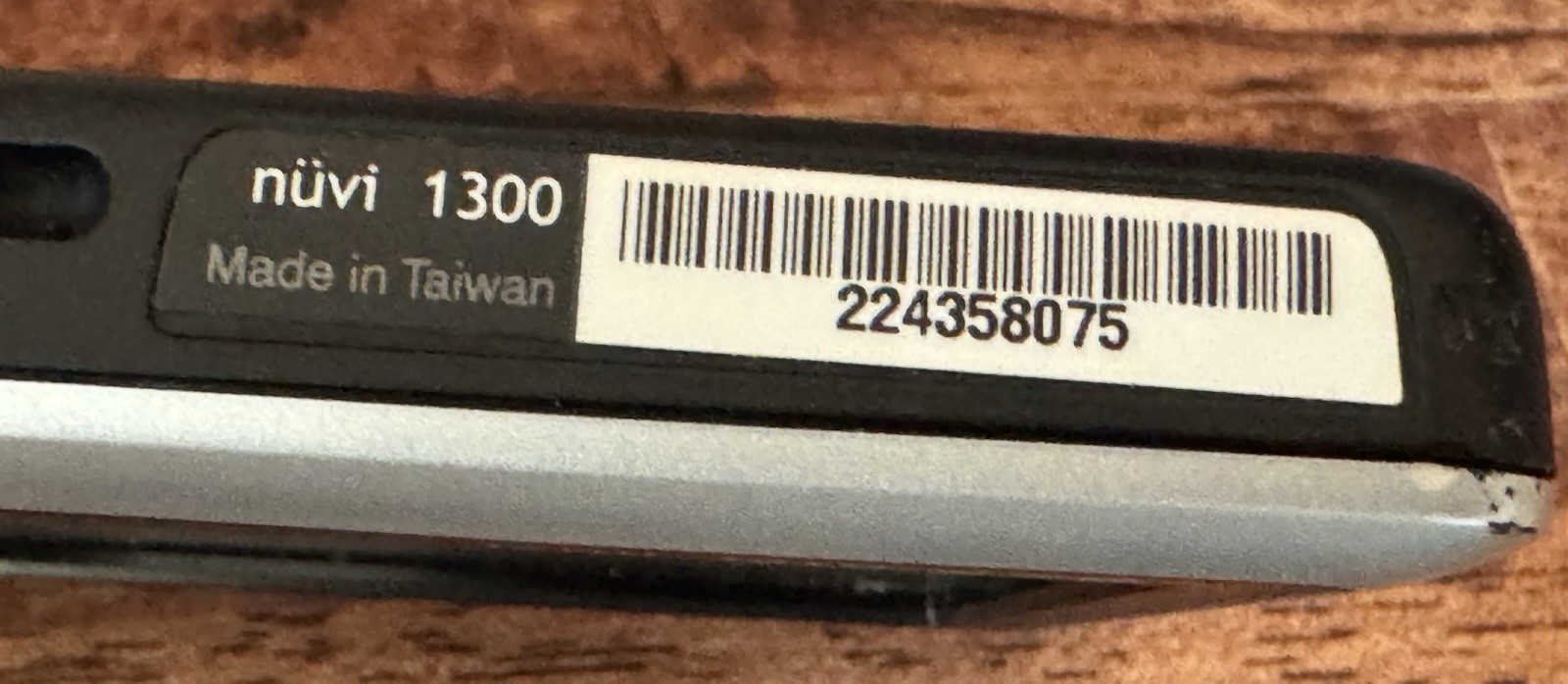 Garmin Nuvi 1300 GPS 4.3" Touchscreen Portable Navigator Bundle w/Charger