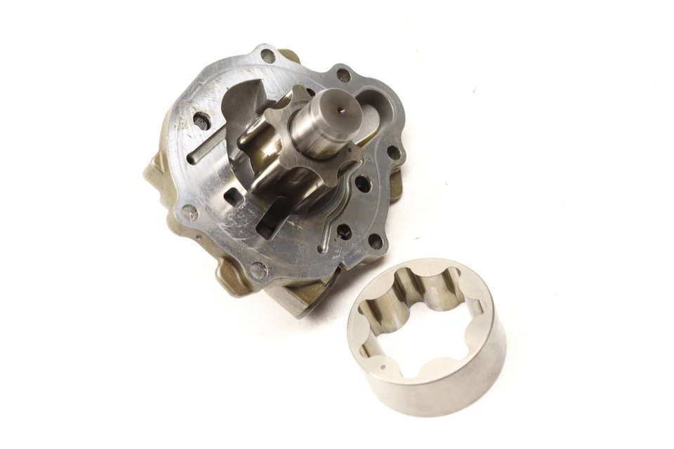 2011-2018 PORSCHE CAYENNE 3.6L - Engine OIL PUMP 95810701310 - Image 2 of 4