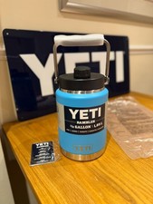 YETI Reef Blue   Rambler 1/2 Half Gallon Jug- Limited Edition NWT RARE