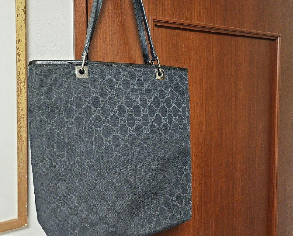 GUCCI GG Canvas Leather Shoulder Bag Black Silver Hardware Hobo Purse 31243