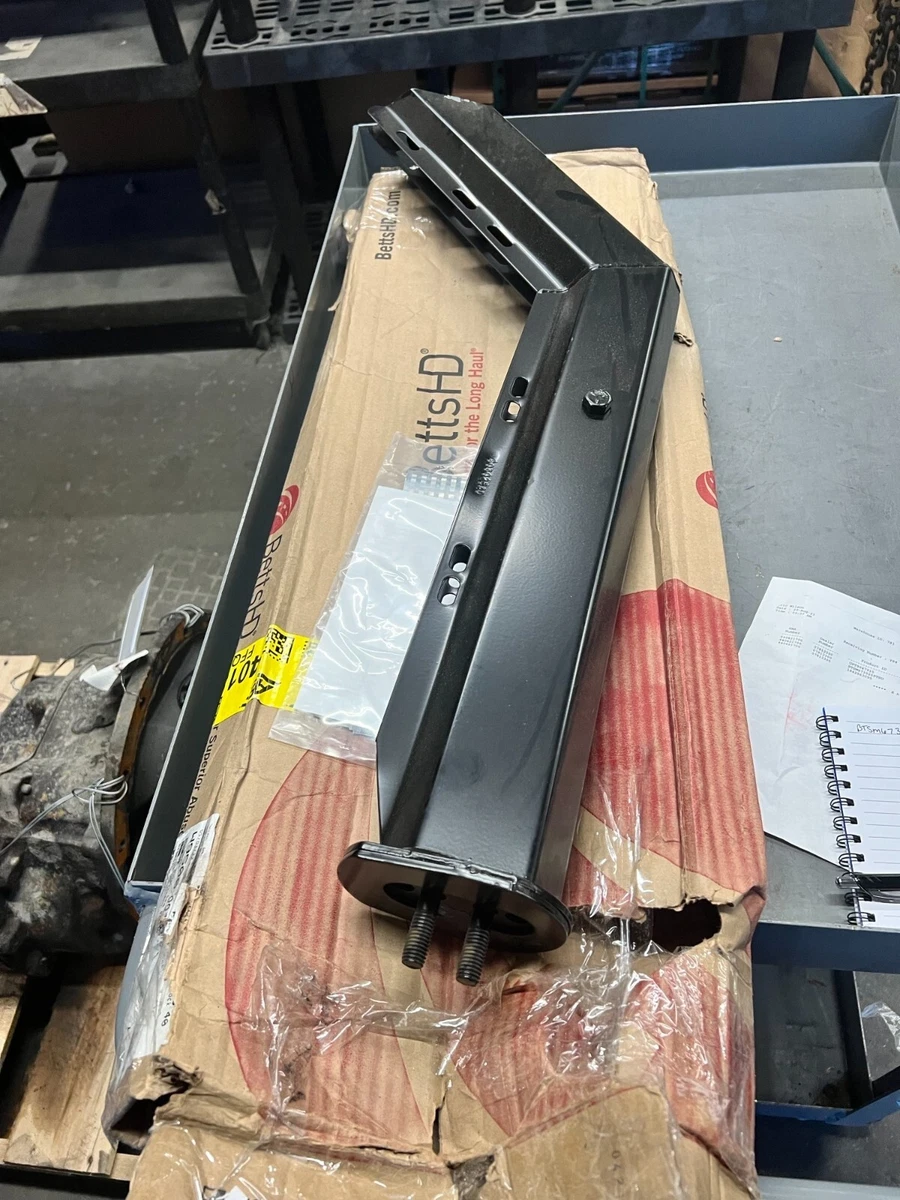 New Betts Spring M673025PTBU Angled Spring Loaded Type Mud Flap 