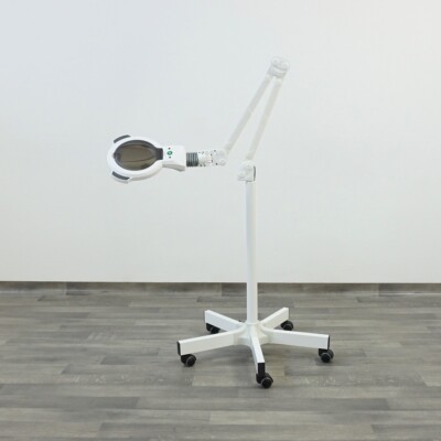LAMPADA LED ESTETICA INGRANDIMENTO DIOTTRIE CON STATIVO PER ESTETISTA  STUDIO M