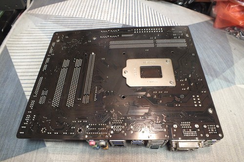 Placa madre Intel GIGABYTE GA-H81M-HD3 Rev:1.0 LGA1150 +i3-4130 3.4 GHz +2 Gb + E/S - Imagen 8 de 10