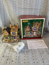 Lemax 2012 Christmas Village The Stocking Stuffer Gift Shop #25416 Boxed w/Light