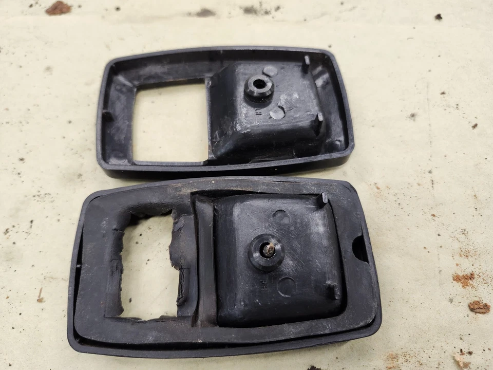 Ford Mustang GT 1987-1993 panel de puerta manija interior tazas Foto 2 de 2