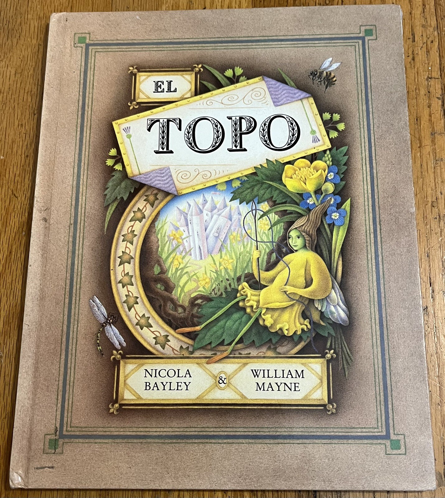 EL TOPO : The Mouldy : in Spanish : William Mayne : Nicola Bayley : vintage