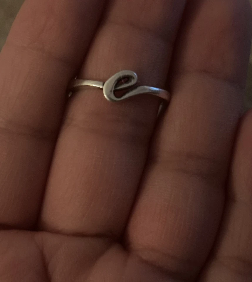 James Avery Sterling Silver Script Initial Letter E Ring Size 9 - Image 2 of 4