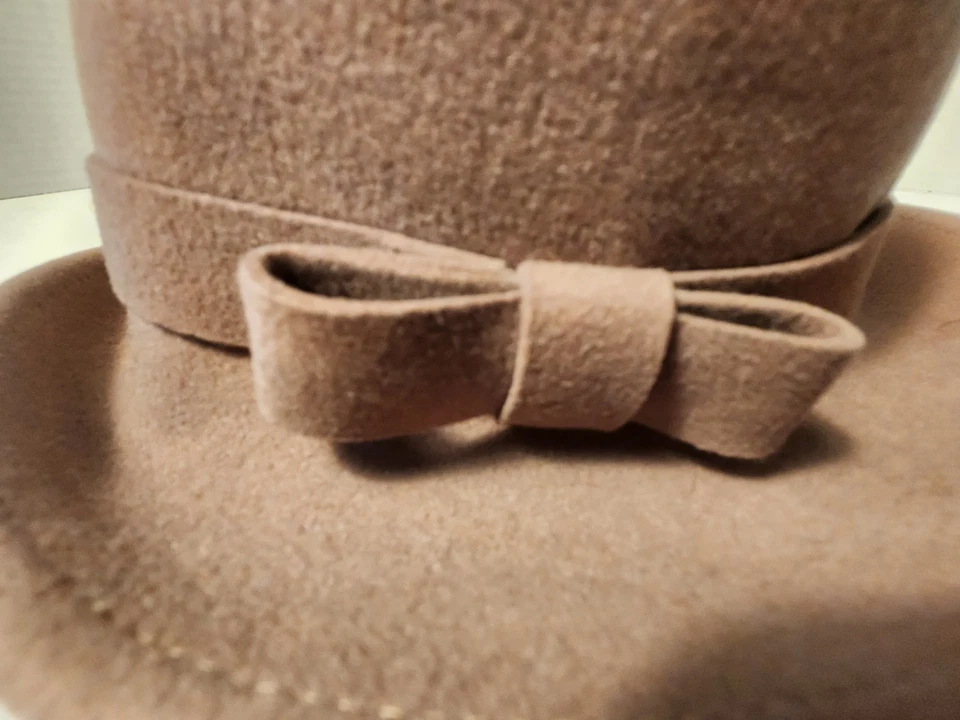 Sombrero Frank Olive 100% Lana Lavanda Estilo Cloche con Borde de Cinta Rosa y Lazo Foto 4 de 4