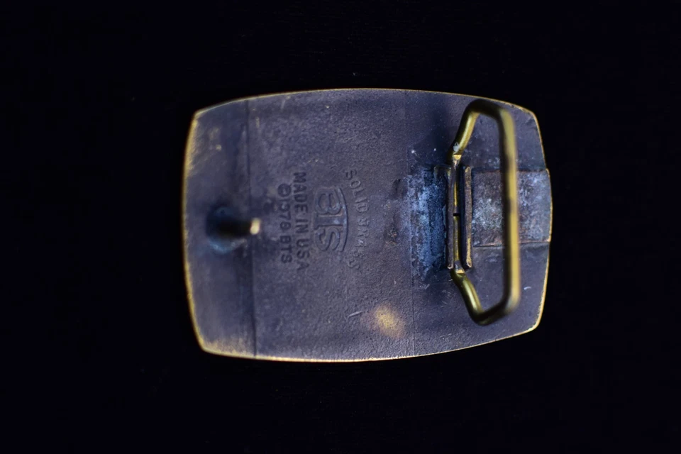 Golden Retriever Perro de Caza con Pato en Boca LATÓN Sólido Hebilla de Cinturón De Colección Foto 2 de 3