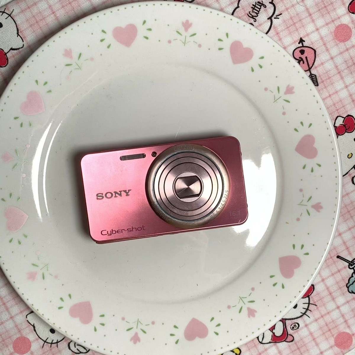 SONY Cyber-shot DSC-W570 Digital Camera 16.1MP 5x Optical Zoom