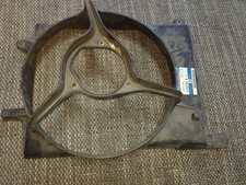 Opel Kadett E Lüftergehäuse Lufttrichter Halter Lüftermotor GM 90220217 Neu NOS