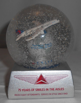 Vintage Delta Airlines 75 Years of Smiles In the Aisles Snowglobe NO AIR BUBBLES