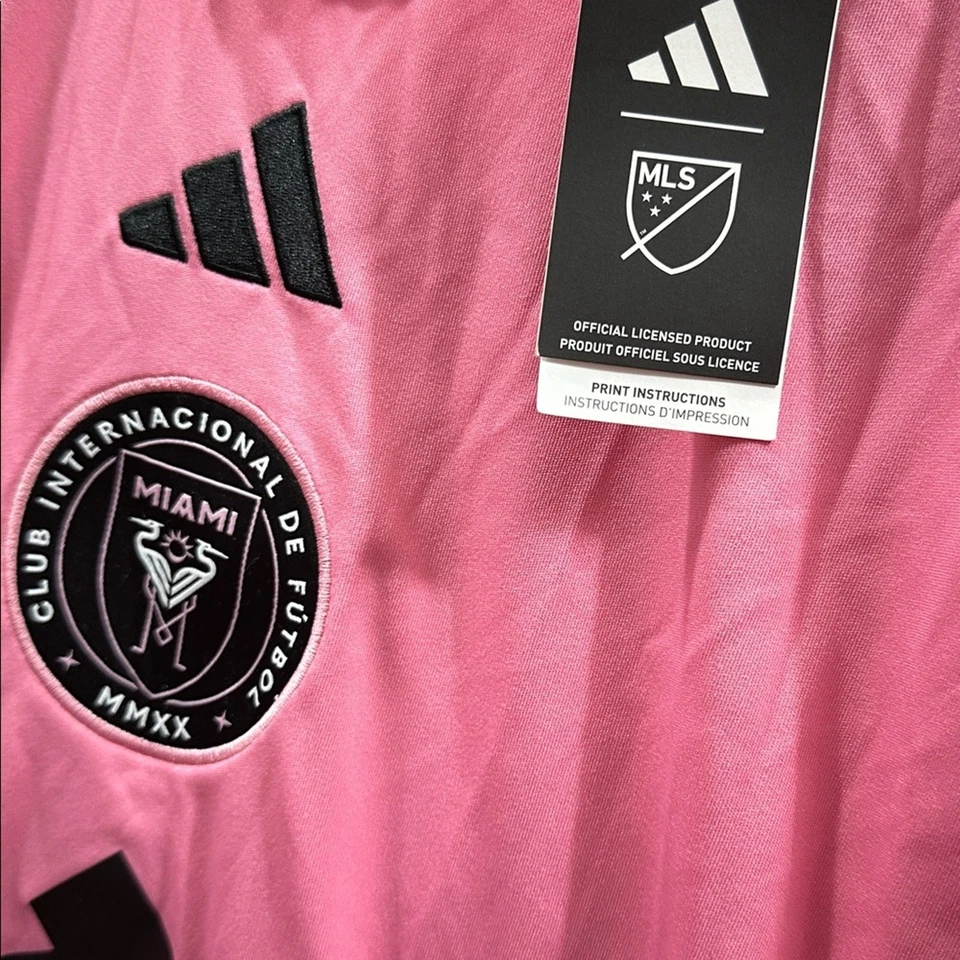 Camiseta Adidas Inter Miami Home 9 Suárez precio de venta sugerido por el fabricante $110 nueva con etiquetas juvenil talla L 13-14 años Foto 4 de 4