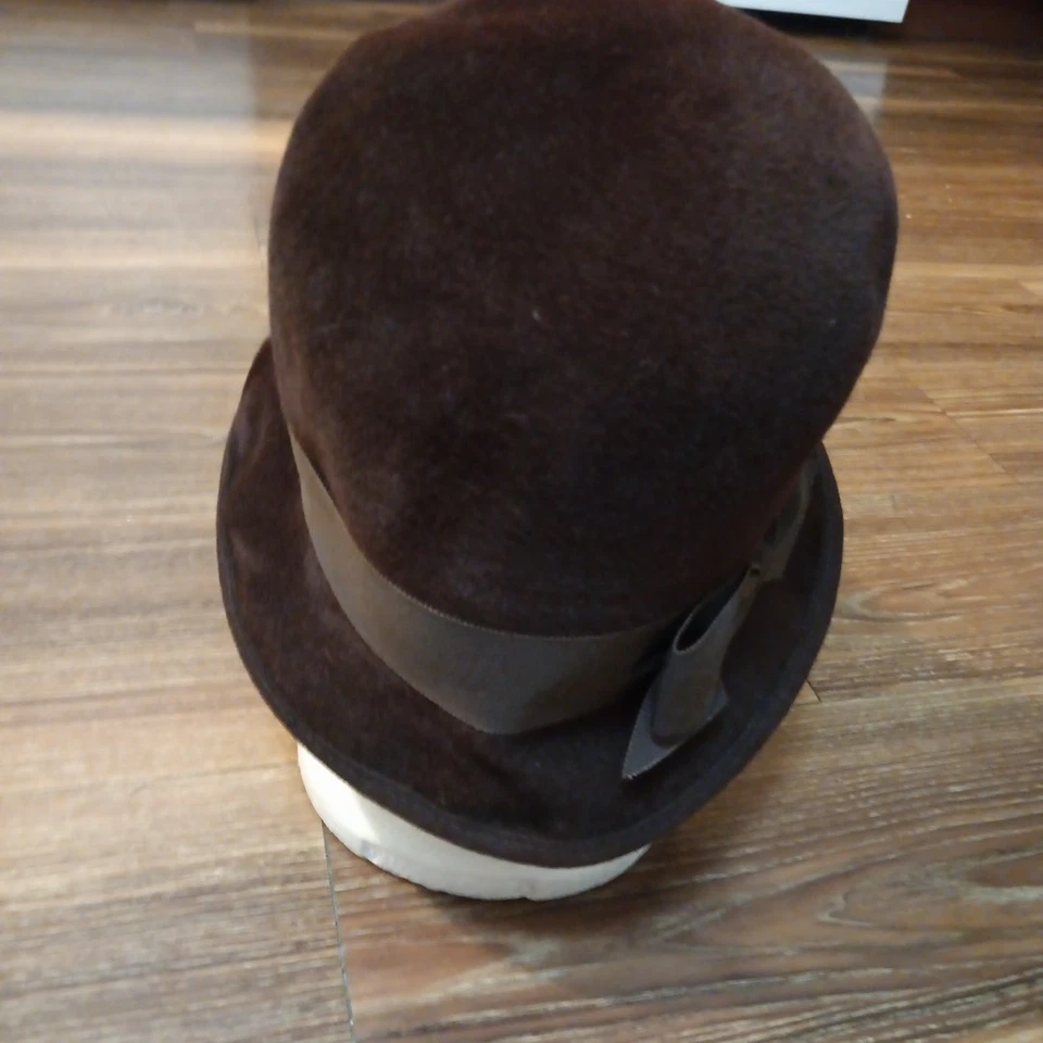 Womens Union Made 1940s Genuine Velor cloche wide brim Rich Brown With Bow - Image 4 of 4