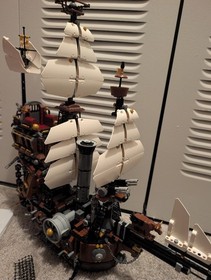 LEGO The LEGO Movie: MetalBeard's Sea Cow (70810) 99.99% Complete With Extras