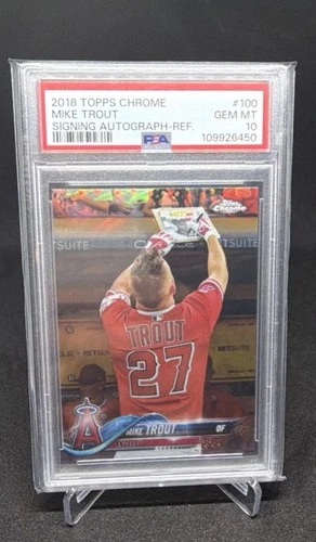 2018 Topps Chrome - Image Variation Mike Trout #100 Signing Autograph