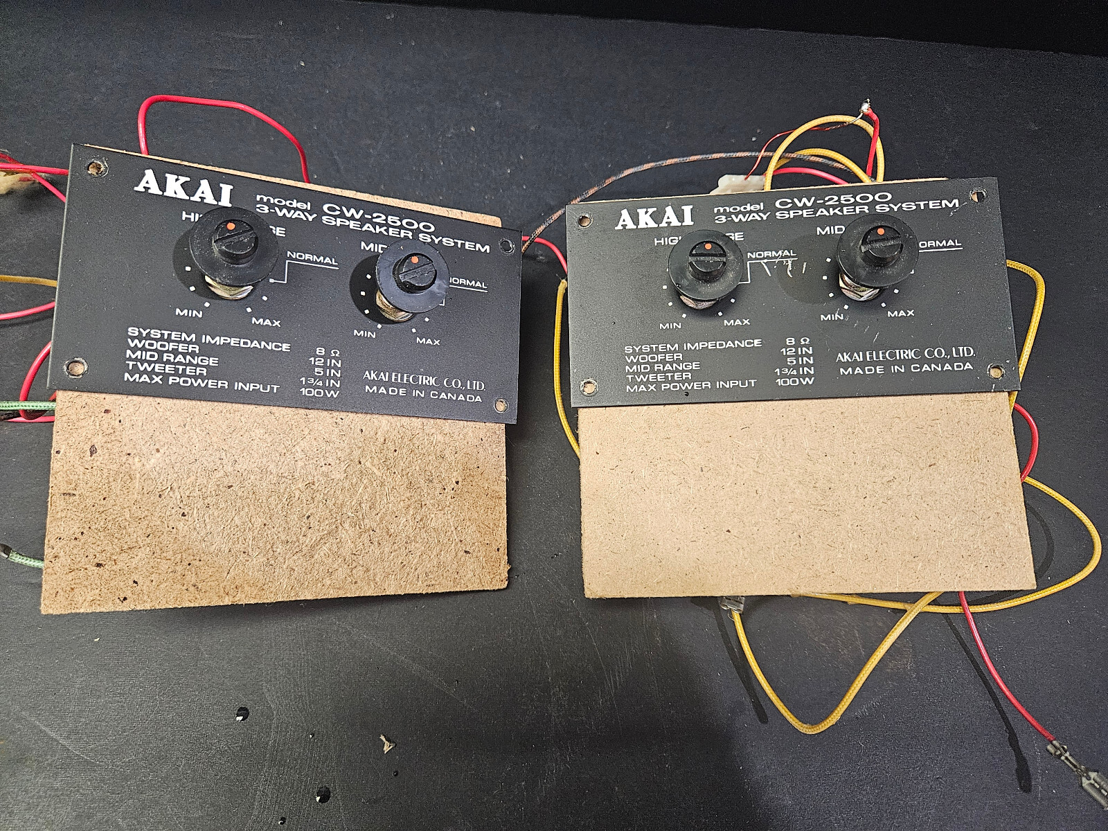 Akai CW-2500 Pair 3-Way Crossovers 2-Level Control Metal Case