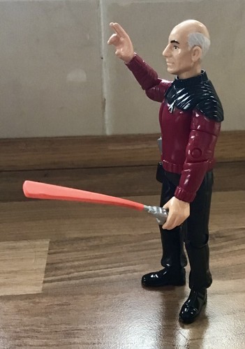 STAR TREK GENERATIONS "CAPTAIN JEAN-LUC PICARD" ACTION FIGURE (PLAYMATES 1994) - Picture 3 of 14