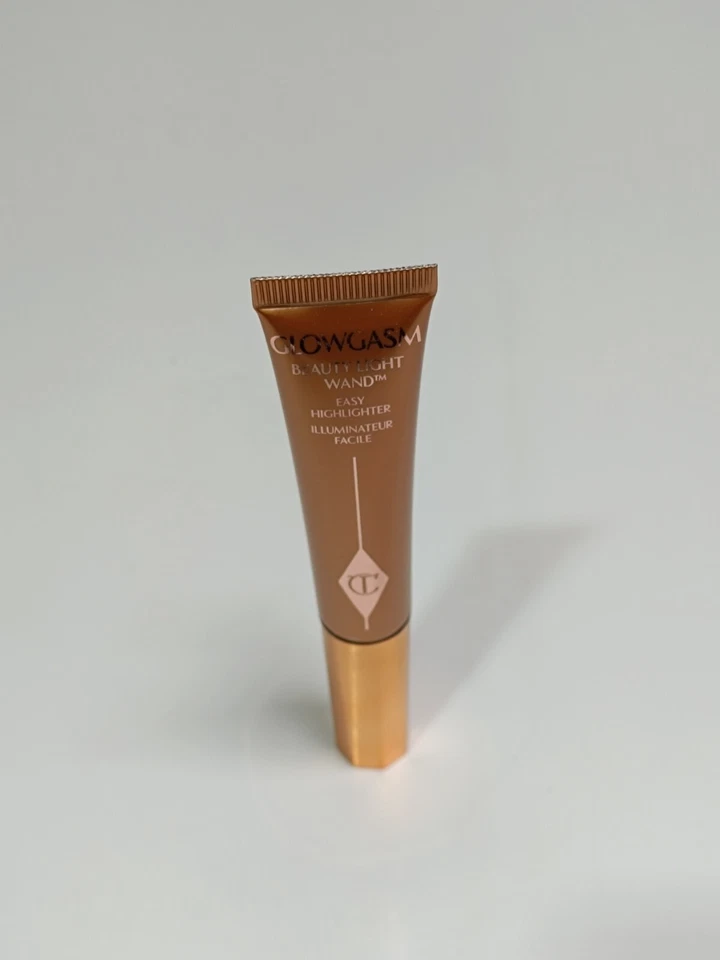 Charlotte Tilbury Beauty Light Wand Highlighter - Goldgasm 12ml - Bild 2 von 4