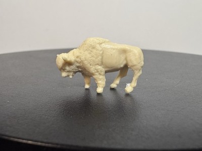 MEK Tierfiguren 1/87 Bison stehend Unbemalt #38