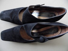 Peter Kaiser Court Shoes Black Suede Leather Size 4.5  37.5  barely worn.