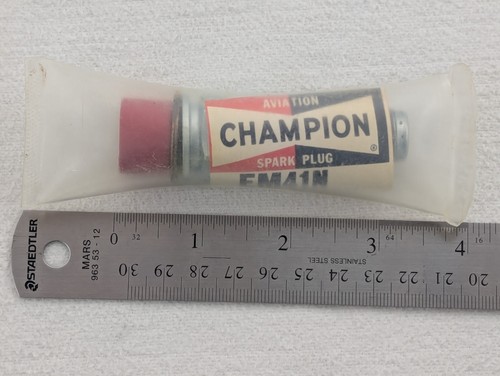 Champion Aviation Spark Plug EM41N Gap 0.025" Nominal Old Stock Factory Sealed - Picture 3 of 3