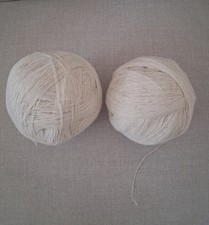 Organic wool 100 %  . One play. Colour  white. 370 grams.