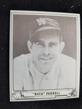 1940 Gum Play Ball Baseball Card # 21 Rick Ferrell - Washington Senators (NM)