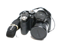 Fujifilm Finepix S2940WM Camera with 32gb SD card