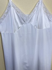 Vanity Fair Cream Nylon Full Slip Adjustable Straps Lace Trim Sz 42 Style 10-103
