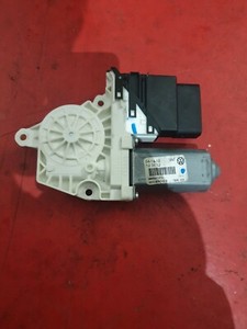 VW Golf 6 Fensterhebermotor links hinten 3C0959703B