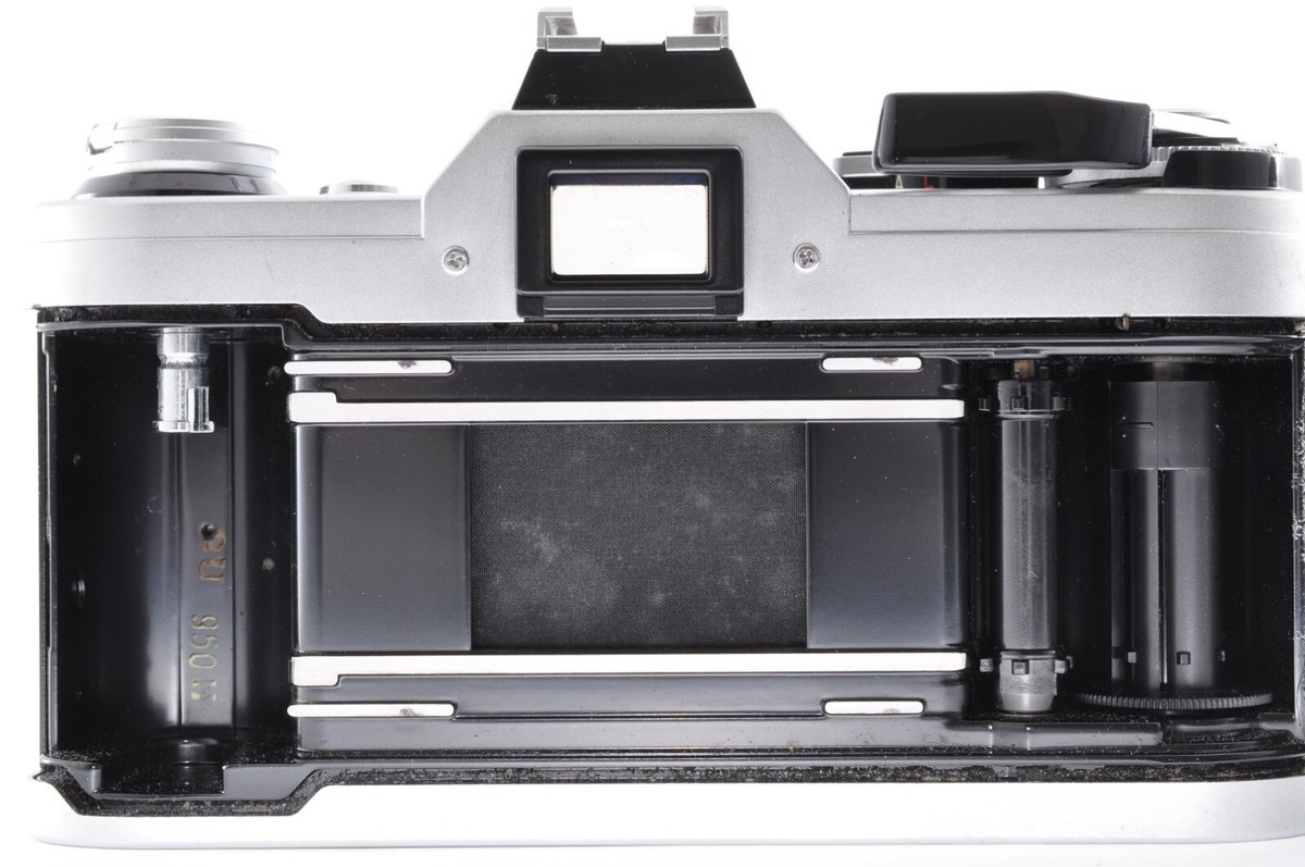 Canon AE-1 Silver / Zoom Lens New FD 35-70mm f/3.5-4.5 Excellent+3