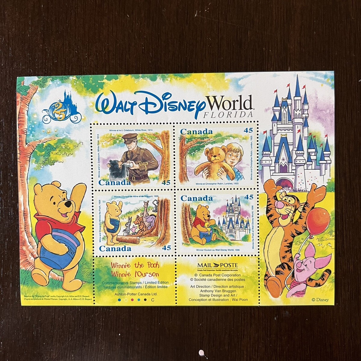 CANADA WALT DISNEY WORLD WINNIE THE POOH STAMP BOOKLET AND