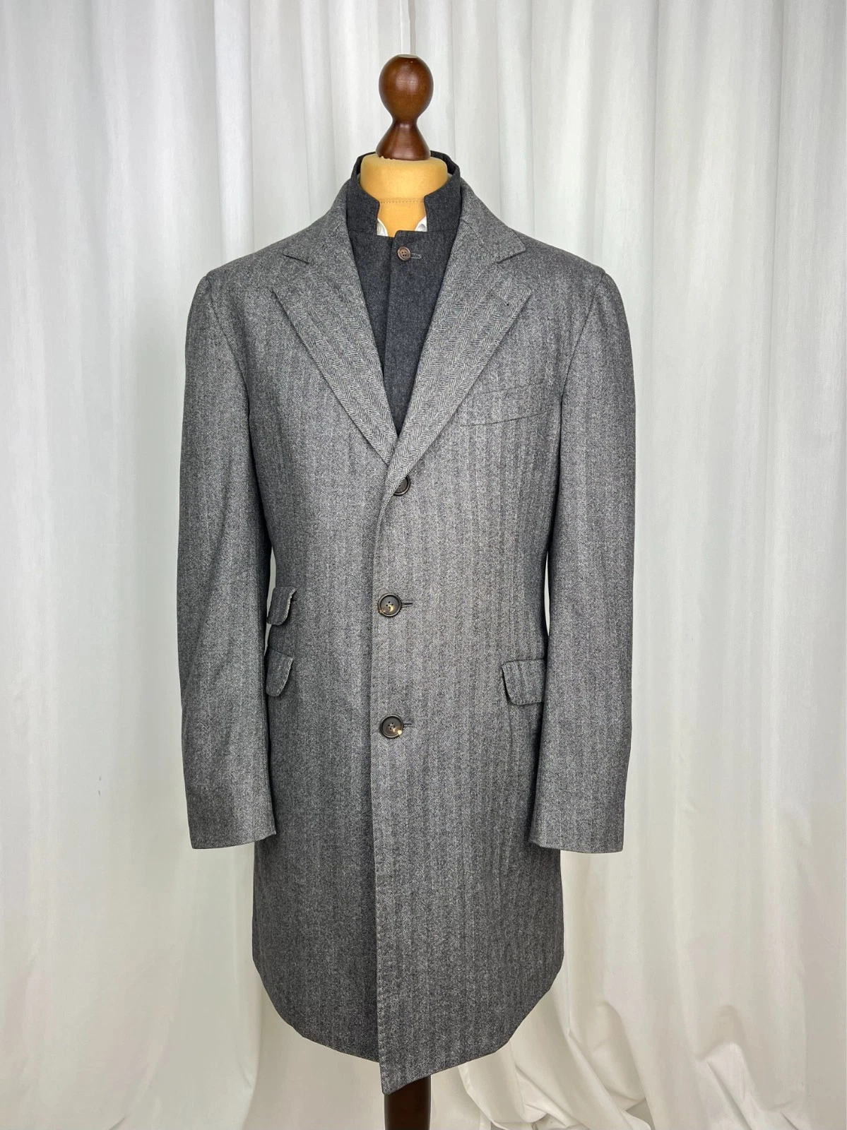 Brunello Cucinelli — BRUNELLO CUCINELLI Single-Breasted Herringbone WoolCashmere Overcoat 42US52IT