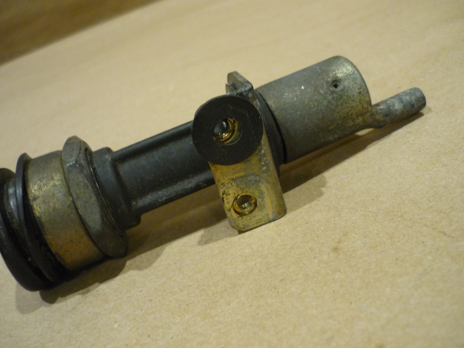 Ferrari Testarossa LEFT Door latch P/N 61507000
