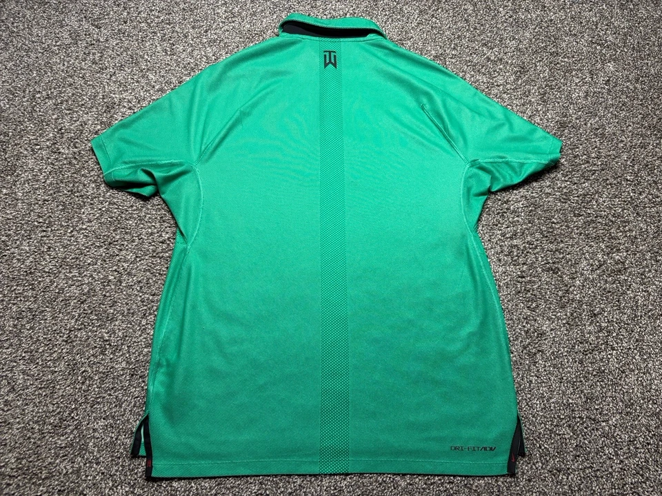 Camisa polo Nike Tiger Woods para hombre mediana Dri Fit ADV Golf DR5327 Foto 3 de 4
