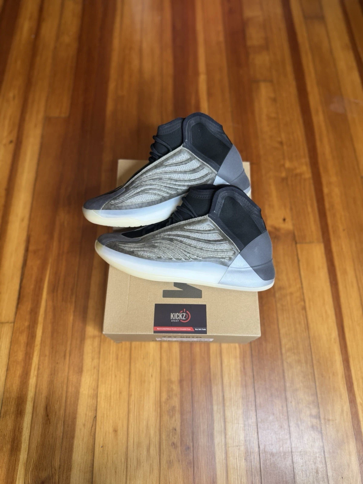 Taglia 8 5 Adidas Yeezy Quantum Barium