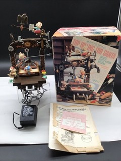 TESTED Enesco Top Billing For Santa Printing Press Musical Mice