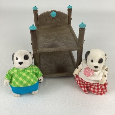 Li'l Woodzeez Woofwinkle Dog Family Flocked Poseable Figures Bunk Beds Battat
